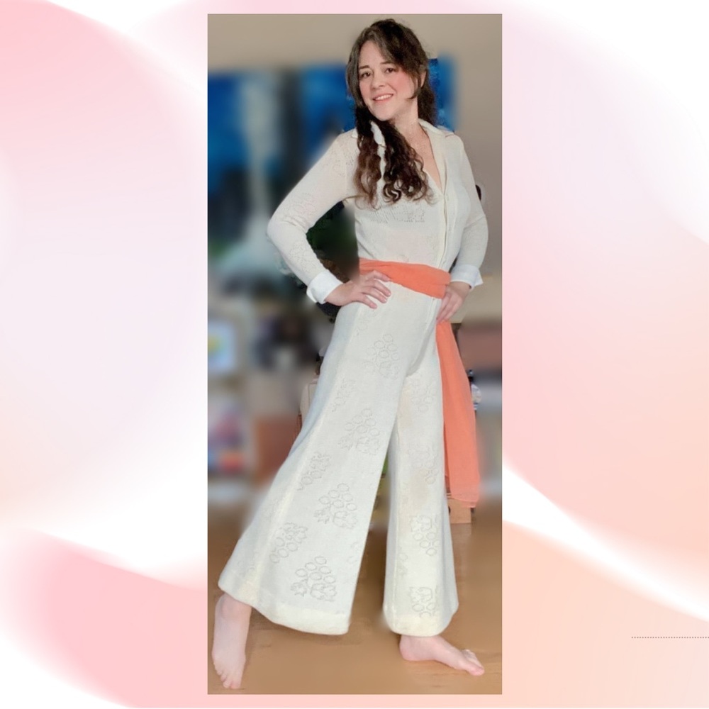 Vintage RARE 1970s Ivory Bellbottom Union made Poly Hippy Jumpsuit Size Medium